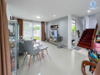 *****บ้านเดี่ยวมือสอง ม.สัมมากร อเวนิว ชัยพฤกษ์-วงแหวน1 เนื้อที่กว่า 52 ตร.ว. ฟังก์ชันครบ 3 ห้องนอน 2 ห้องน้ำ 2 ที่จอดรถ บ้านสวย สภาพดีมาก พร้อมเข้าอยู่ แถมฟรี !! เครืองปรับอากาศ 2 เครื่อง+เครื่องทำน้ำอุ่น 2 เครื่อง ตอบโจทย์ทุกครอบครัว บนทำเลเดินทางสะดวก เข้าสู่ใจกลางเมืองได้อย่างสะดวกสบาย ใกล้ทางด่วนอุดรรัถยาและรถไฟฟ้าสายสีม่วง สถานีคลองบางไผ่